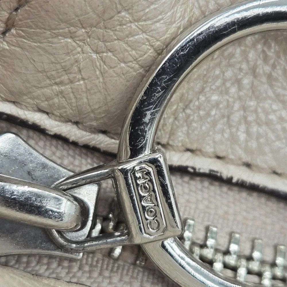 Coach Hobo Bag‎ Womens Large Beige Leather Zip Closure Purple Satin Lined